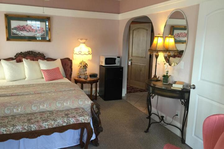 Shorelight Inn