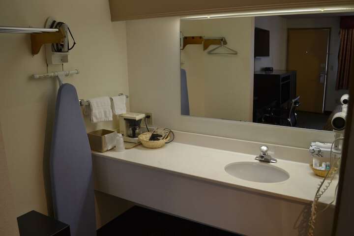 Room 16 of 29