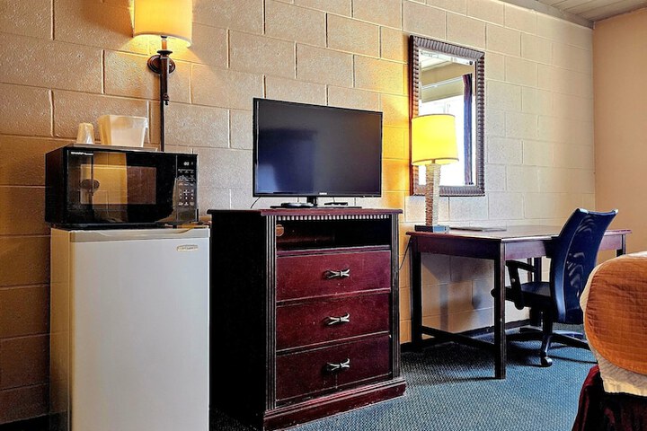 Room 50 of 62