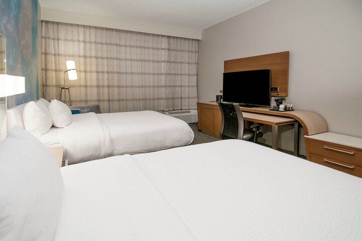 Room 15 of 33