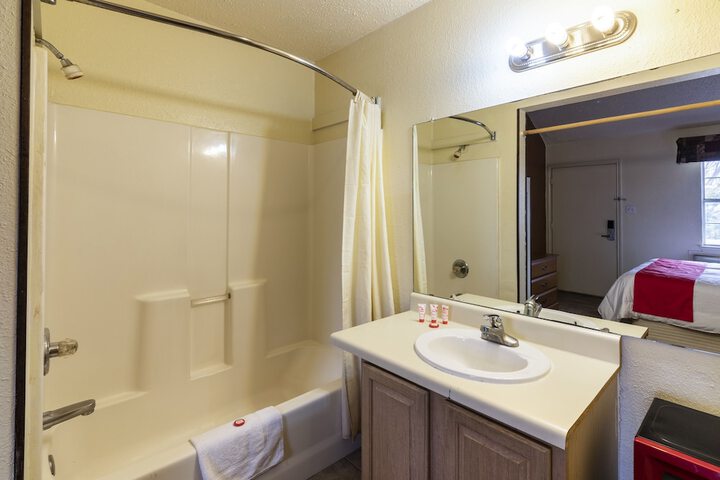 Room 18 of 29
