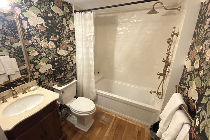 Room 27 of 56
