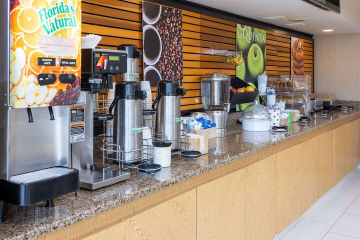 Breakfast/Coffee Service 30 of 35