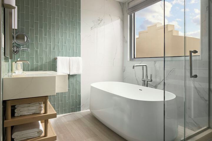 Loews Miami Beach Hotel – South Beach