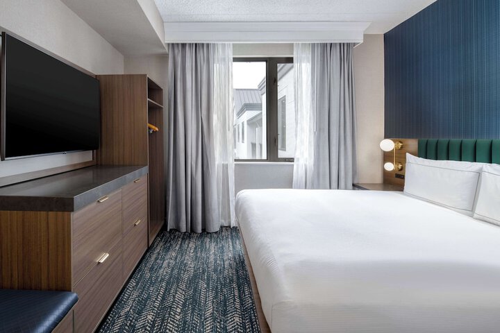 DoubleTree Suites by Hilton Hotel Mt. Laurel