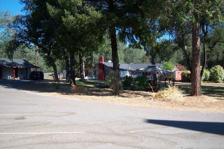 Property Grounds 24 of 24