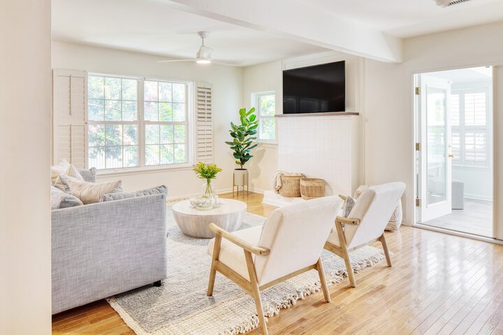 Hemlock by Avantstay Minutes From Folly Beach w / Multiple Patios