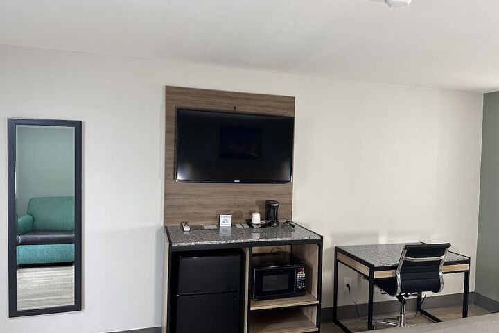 Room 25 of 48