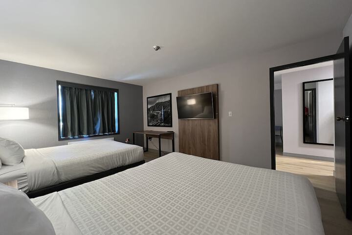 Room 4 of 24