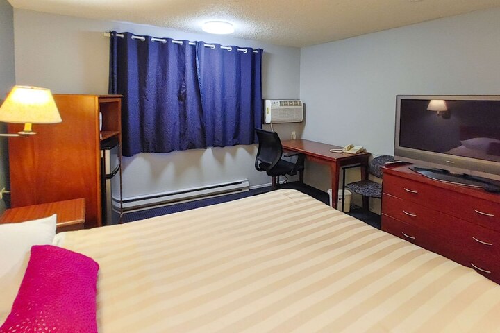 Room 11 of 13