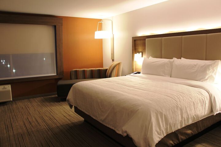 Room 96 of 148