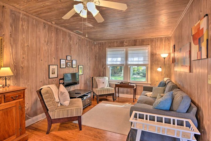 Cottage w / Private Pool - Walk to Lake Wales!