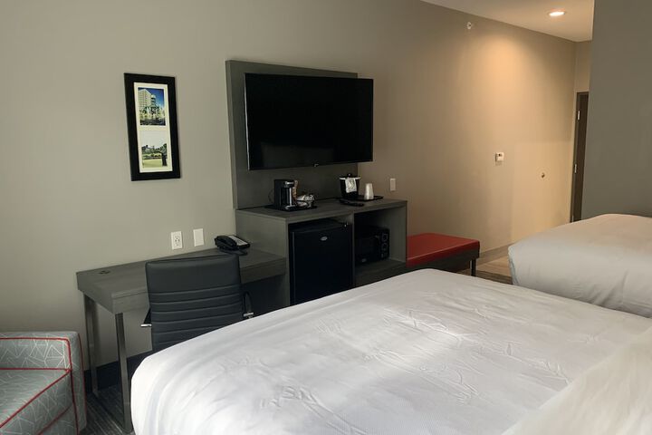 Room 32 of 51