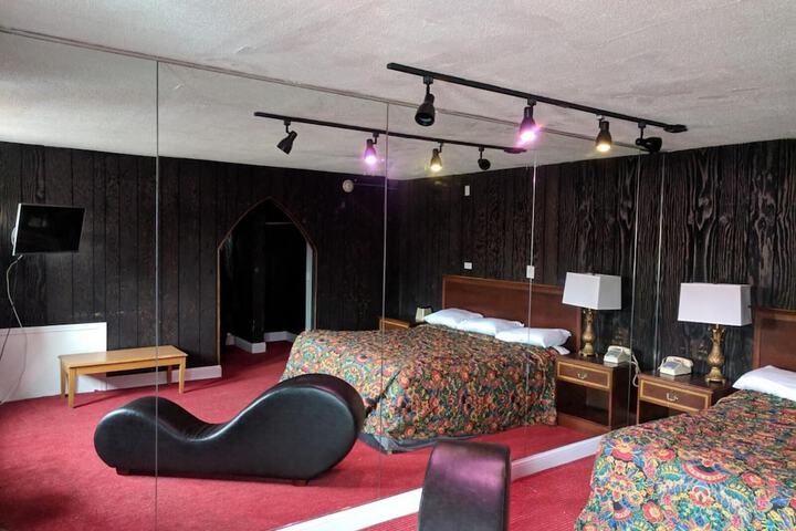 Room 35 of 36