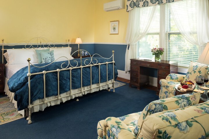 Albemarle Inn