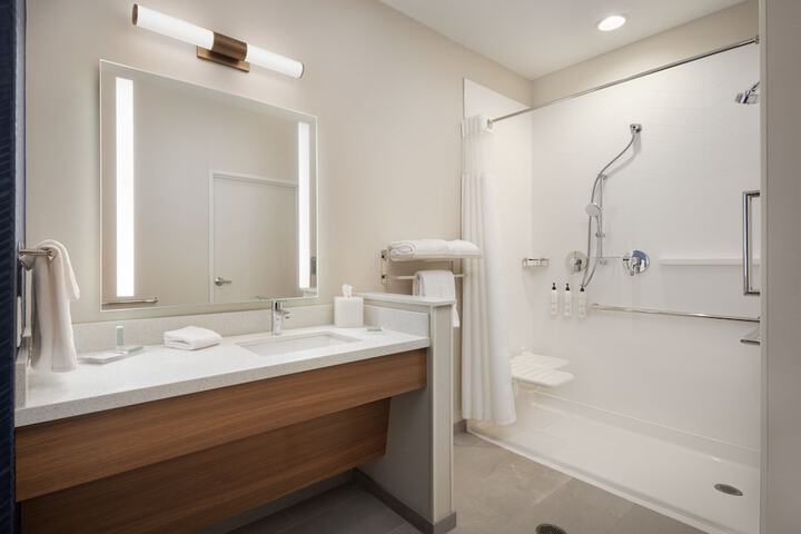 Room 9 of 26