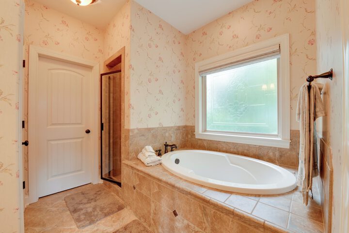 Waterfront Sherrills Ford Home w / Pool & Boat Dock