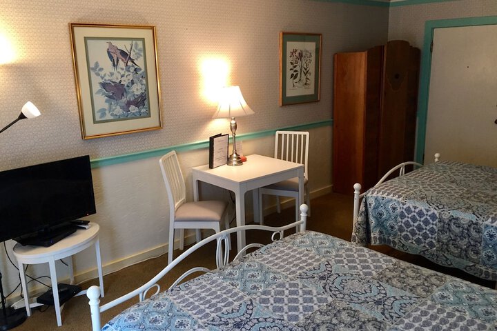 Alexanders Lodge