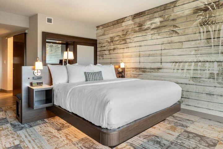 DoubleTree by Hilton Charleston Riverview