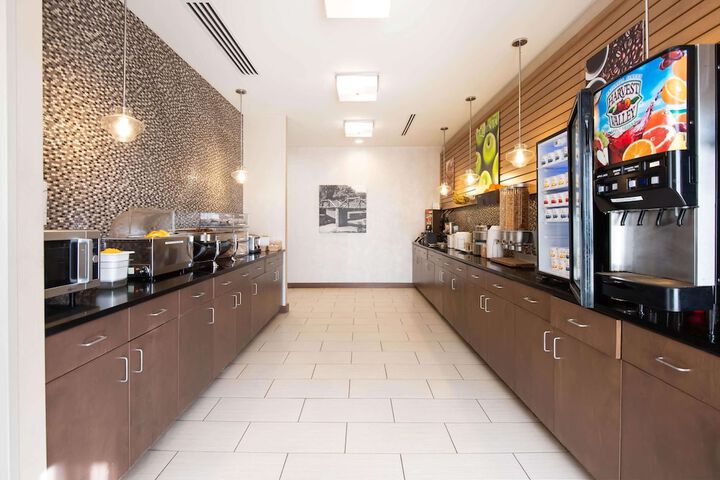 La Quinta Inn & Suites by Wyndham Morgantown
