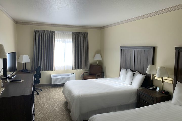 Yellowstone Lodge