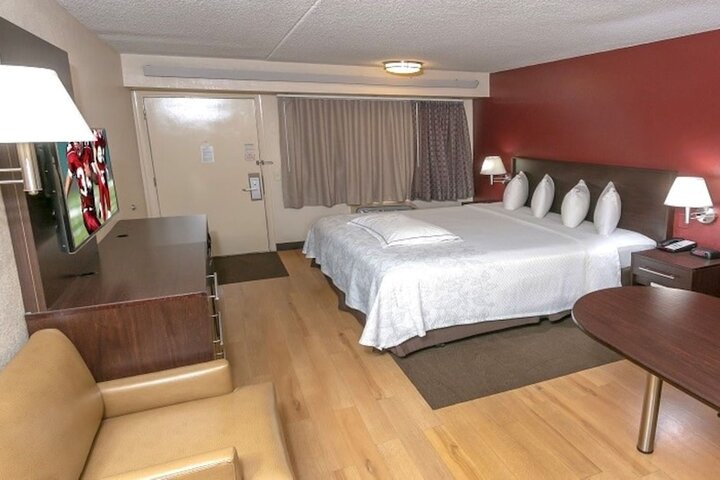 Room 8 of 30