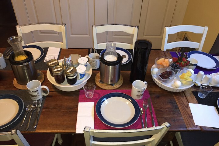 Breakfast/Coffee Service 28 of 35