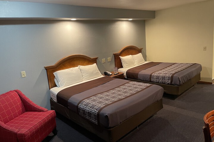 Room 12 of 20