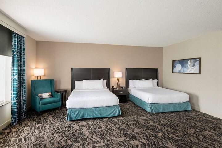 Room 21 of 37