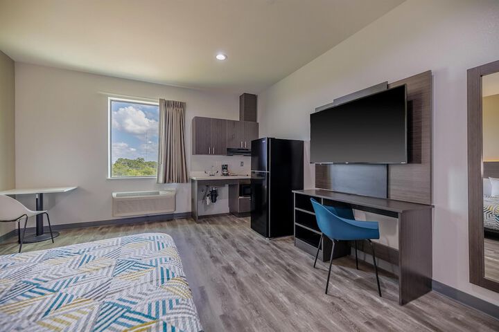 Studio 6 – Giddings Tx