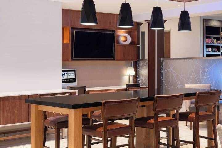 Holiday Inn Express Sheboygan-Kohler by IHG