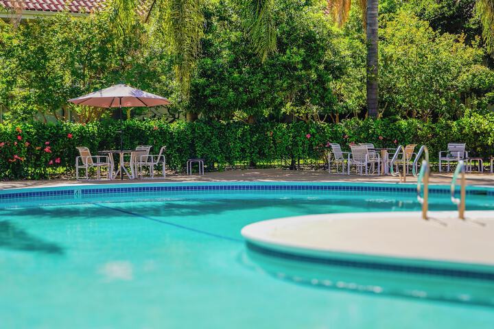 Pool 10 of 49