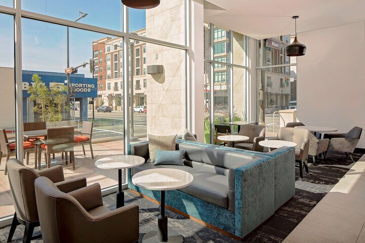 Hyatt Place Glendale / Los Angeles