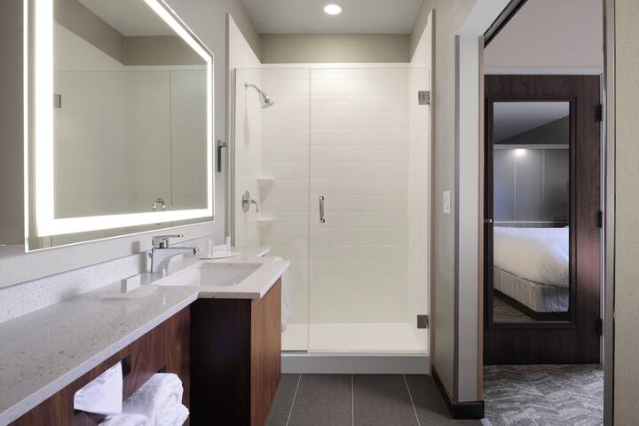 Room 15 of 23