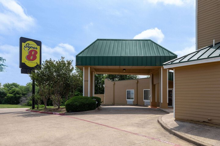 Super 8 by Wyndham Garland / Rowlett/East Dallas Area