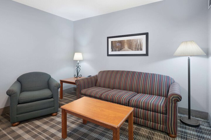 Room 30 of 39