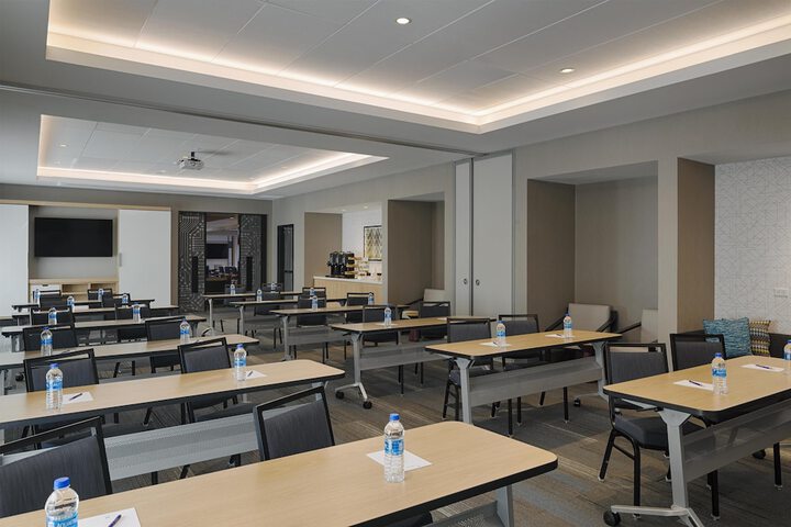 Hyatt House Columbus OSU / Short North