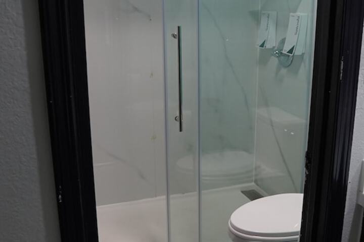 Room 15 of 21