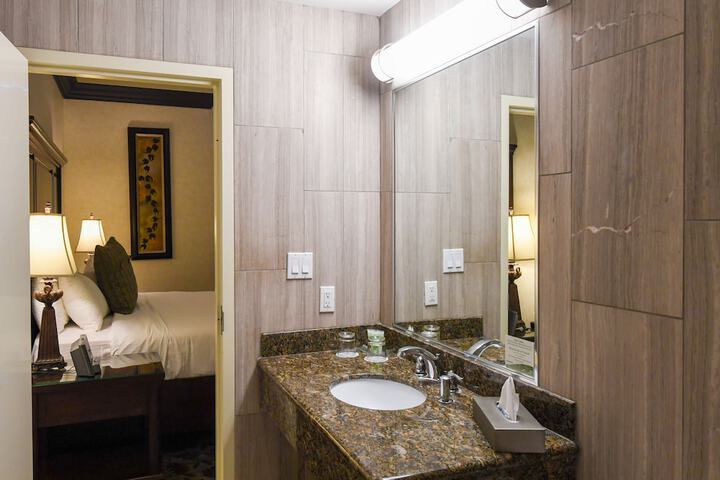 Room 40 of 46