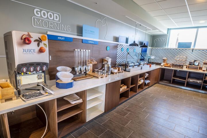 Holiday Inn Express & Suites Panama City Beach - Beachfront by IHG