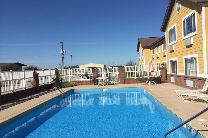 Pool 3 of 35