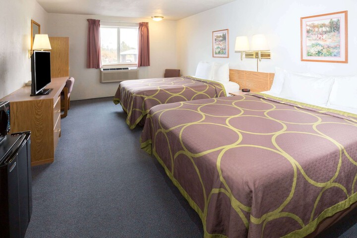 Room 16 of 28