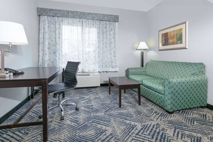 Room 16 of 46