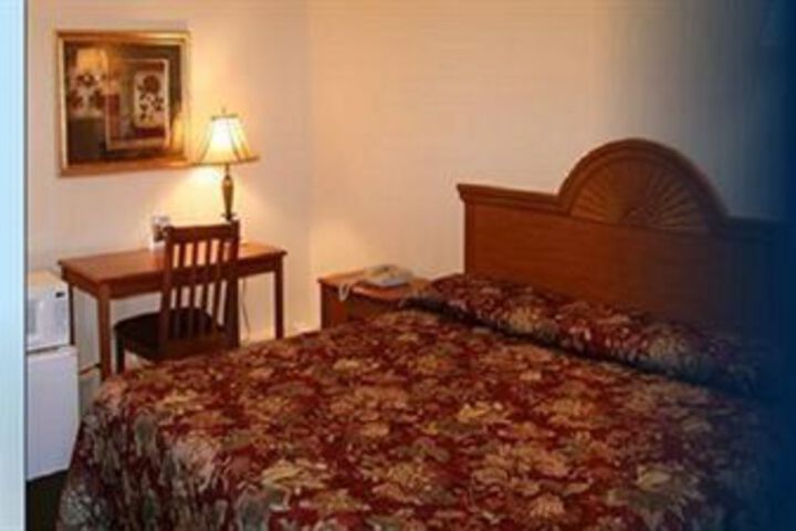 Four Seasons Motel
