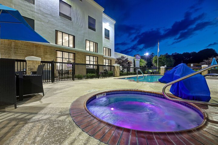 Pool 4 of 51