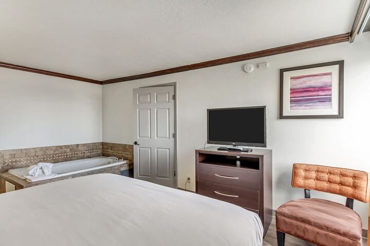 Room 14 of 103