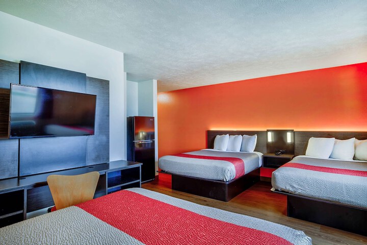 Motel 6 Percival IA