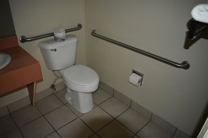 Room 32 of 36