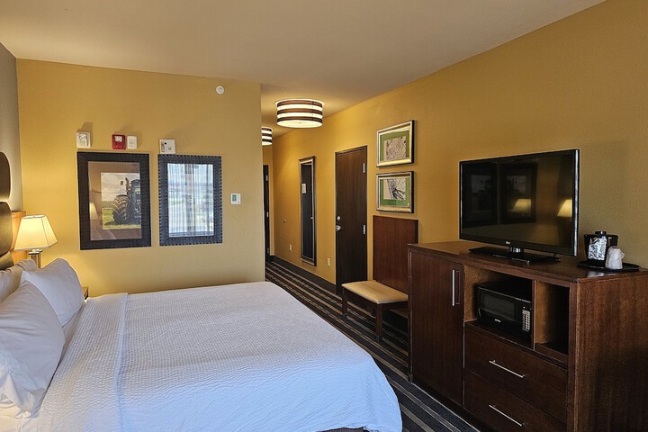 Room 35 of 71