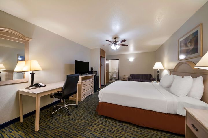 Room 30 of 38